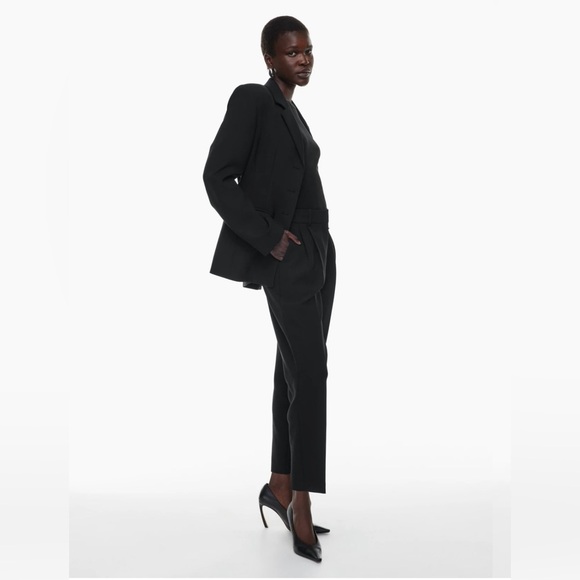 NWT Aritzia Babaton Vogue Pant in Black Size 6 Re(ssential) Ankle-Length Pants